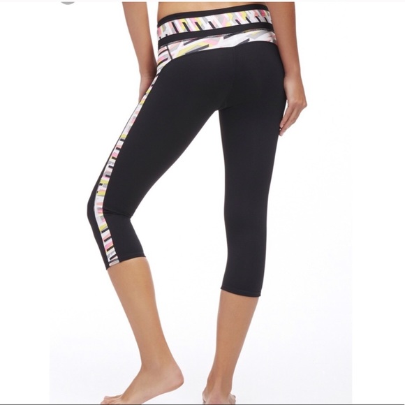Fabletics Camacan Powerhold Black Capri Leggings - Picture 2 of 6